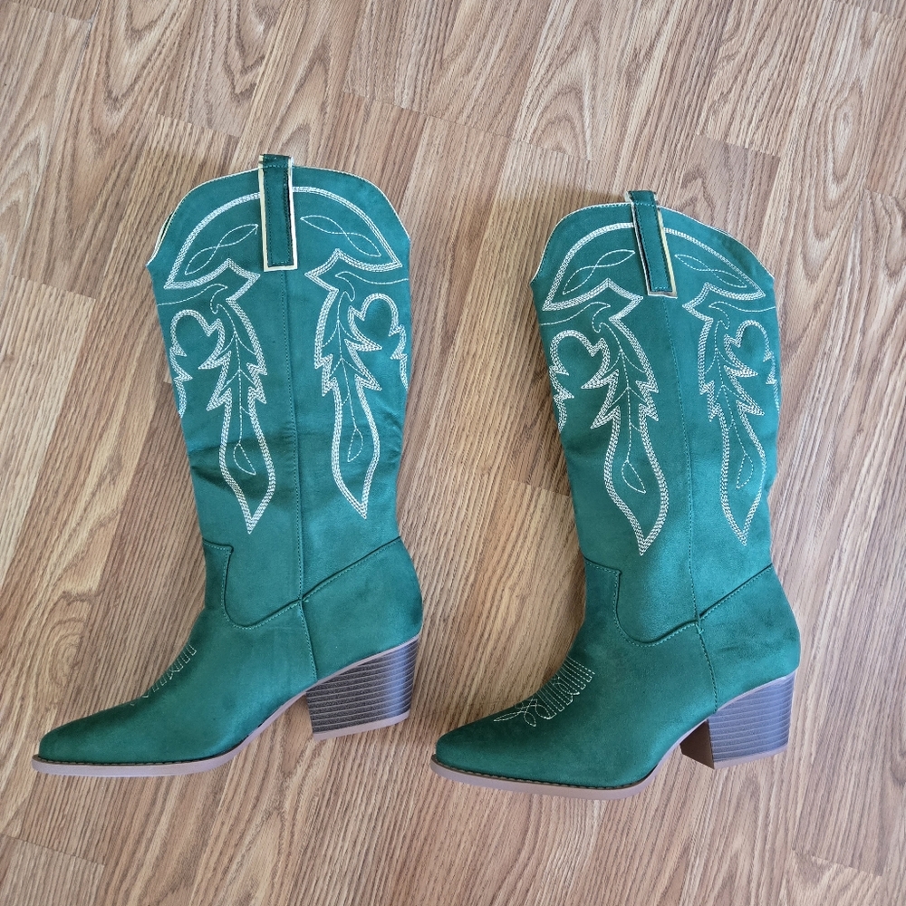 Green Women's Western Heeled Boots - Stylish Cowboy Boot